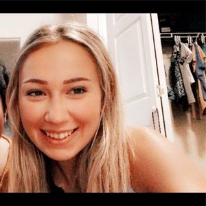 Meet your Posher, Chloe